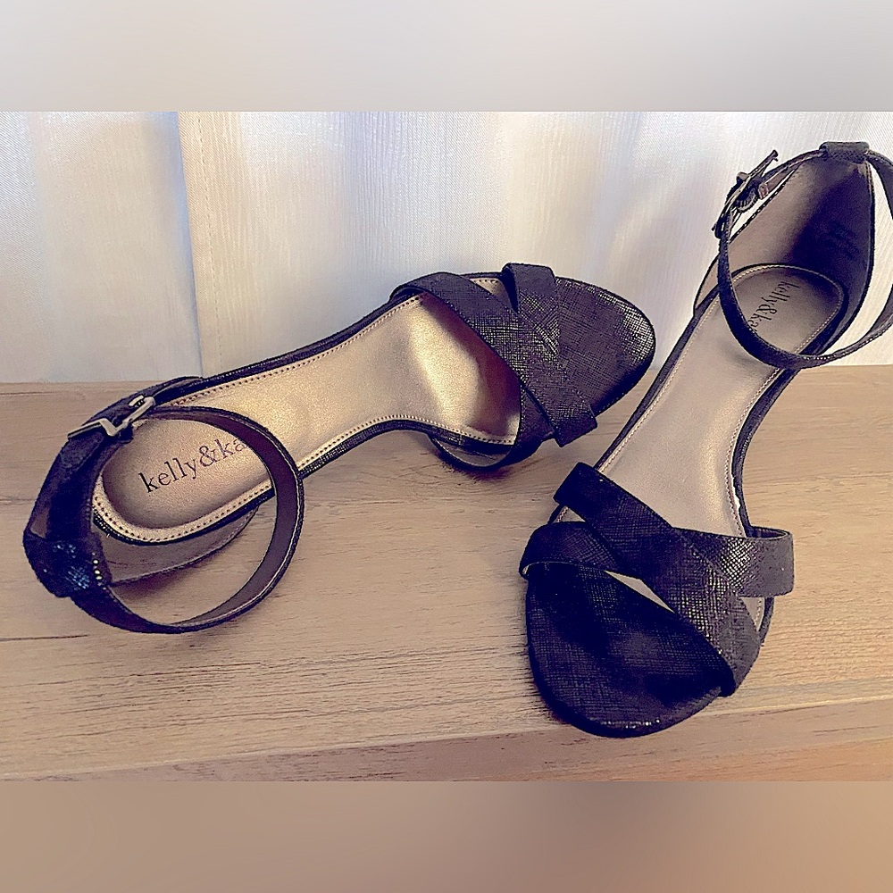 Kelly & Katie Size 10-Black